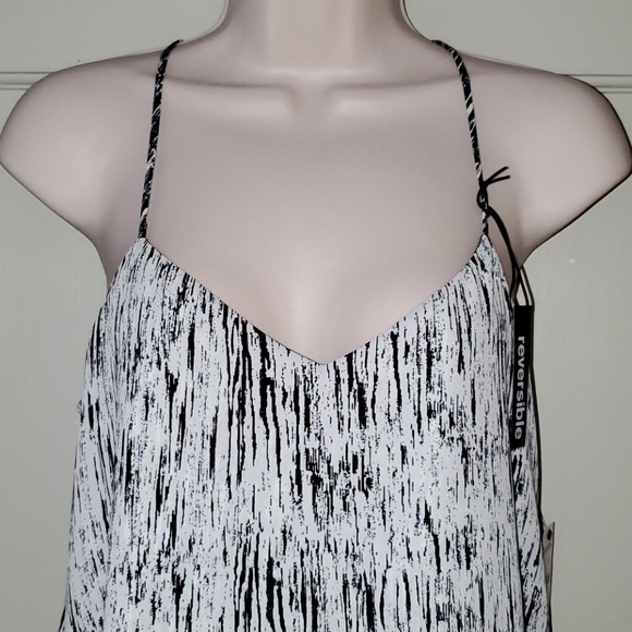 Express Barcelona Cami Reversible Black/White Top - Picture 3 of 15
